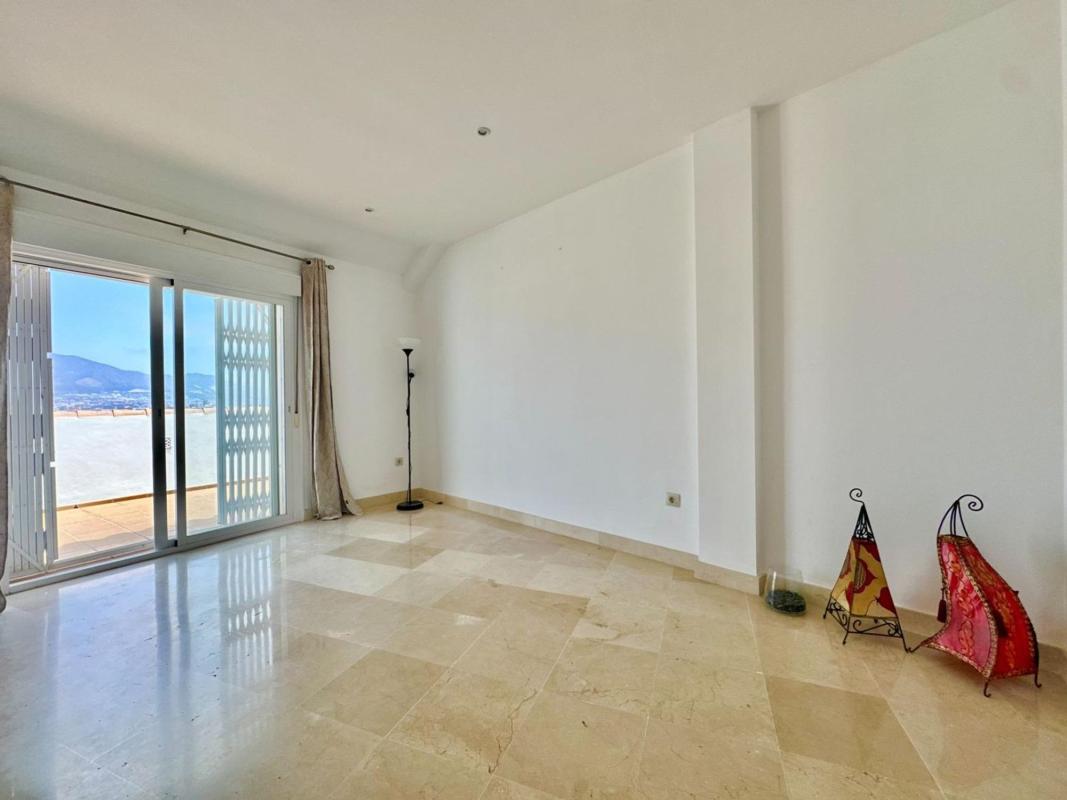 Продажа пентхауса на Ático en Zona Sohail, Fuengirola, Фуэнхирола photo 3