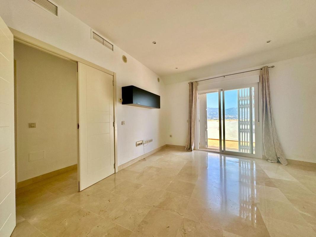 Продажа пентхауса на Ático en Zona Sohail, Fuengirola, Фуэнхирола photo 4