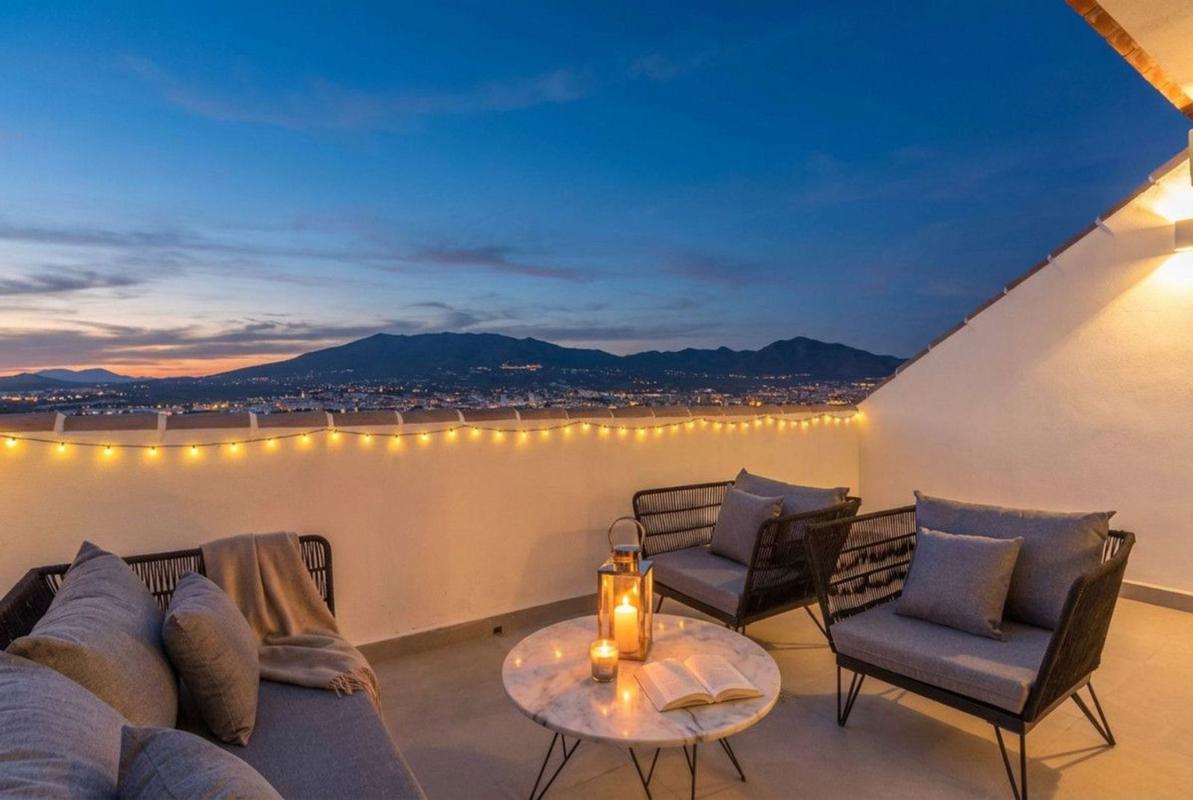 Продажа пентхауса на Ático en Ronda Sol Villas, Zona Sohail, Fuengirola, Фуэнхирола photo 1