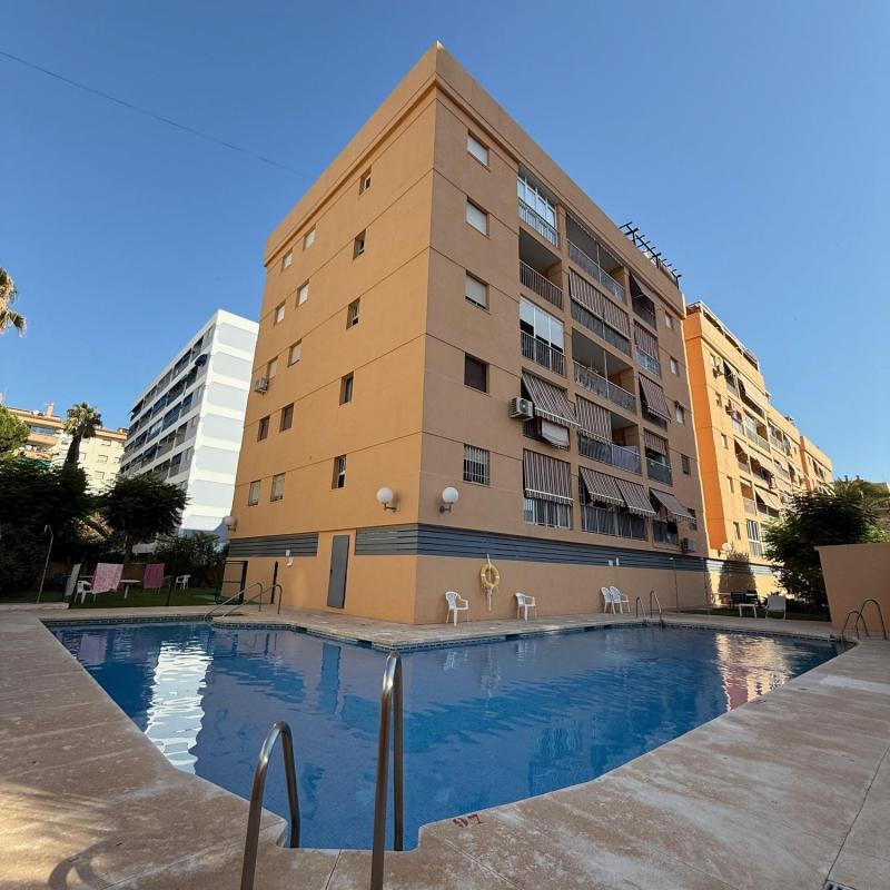 Продажа квартиры на Piso en Calle Rodrigo de Triana, Centro Ciudad, Fuengirola, Фуэнхирола
photo 1