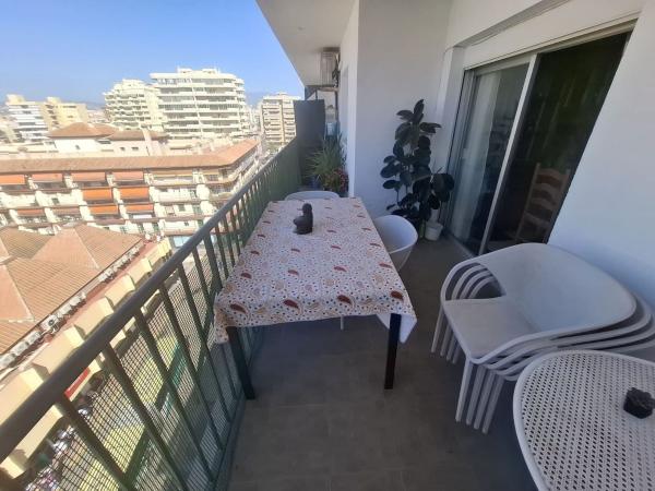 Venta de piso en Piso en Avenida Condes de San Isidro s/n, Zona Puerto Deportivo, Fuengirola, Fuengirola
thumbnail 2