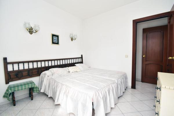 Sale of flat in Piso en Calle Hermanos Pinzón, Zona Puerto Deportivo, Fuengirola, Fuengirola
 photo 4