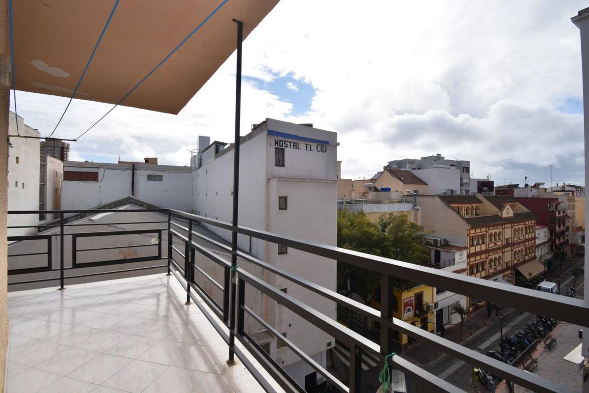 Sale of apartment in Piso en Calle Hermanos Pinzón, Zona Puerto Deportivo, Fuengirola, Fuengirola
photo 5