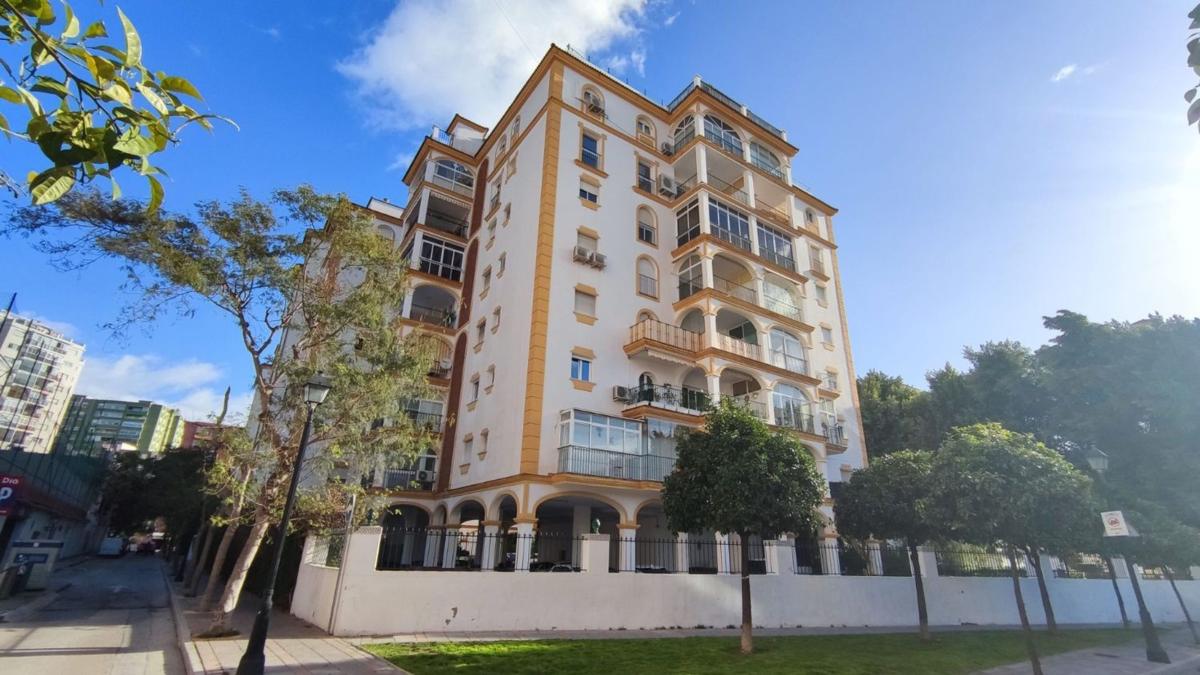 Venta de piso en Piso en Calle Hermanos Galan Casero, Los Boliches, Fuengirola, Fuengirola
photo 1