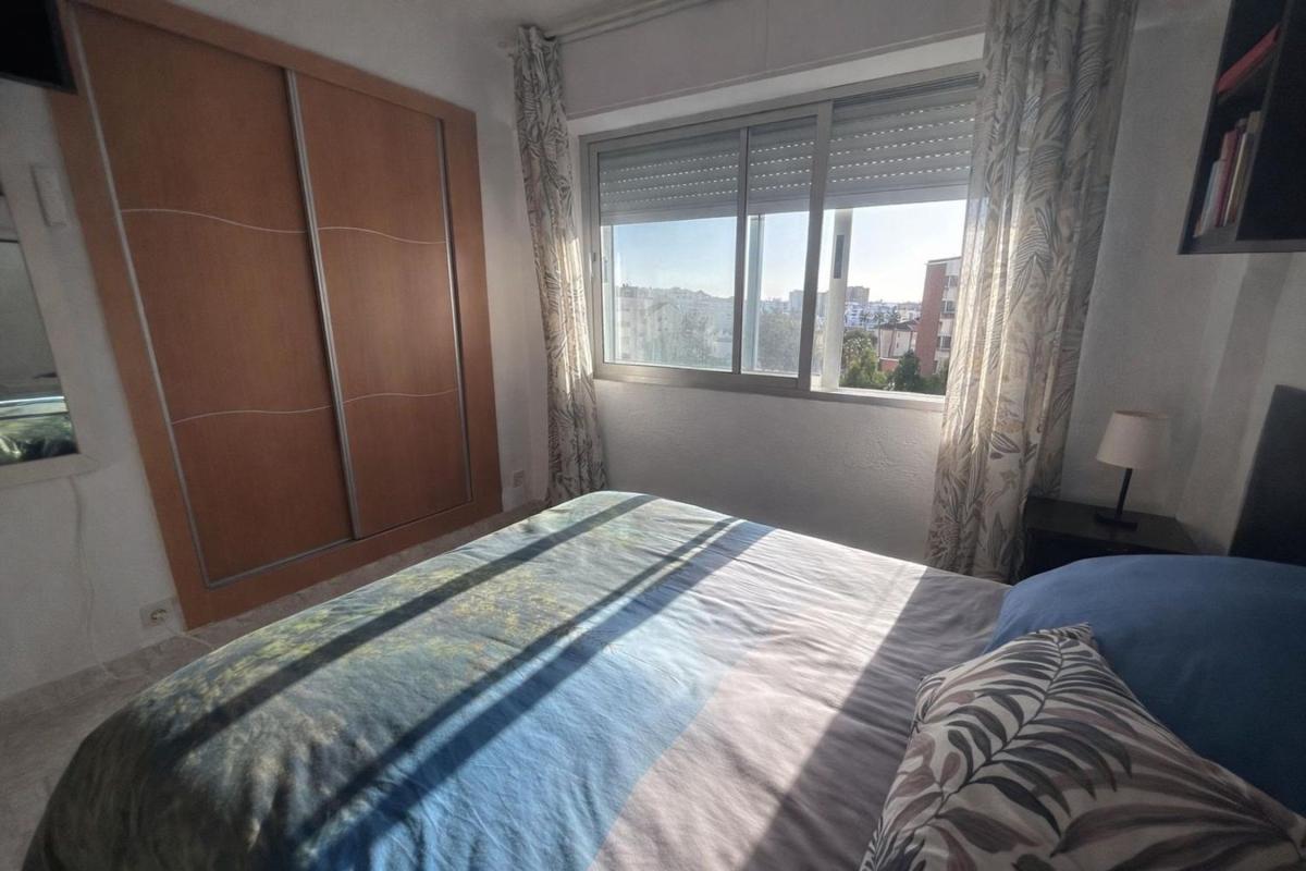 Venta de piso en Piso en Av Acapulco, Los Boliches, Fuengirola, Fuengirola
photo 5
