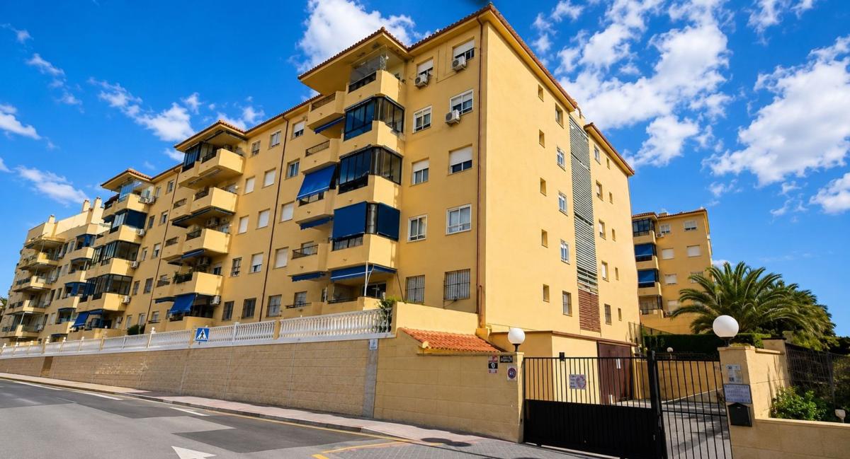 Sprzedaż mieszkania w Piso en Calle Molino De Viento s/n, Centro Ciudad, Fuengirola, Fuengirola
photo 2