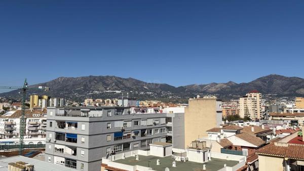 Venta de piso en Piso en Calle Alfonso XIII s/n, Zona Puerto Deportivo, Fuengirola, Fuengirola
thumbnail 1