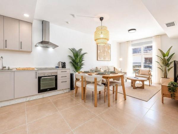 Venta de piso en Piso en Calle Miguel Márquez, Zona Puerto Deportivo, Fuengirola, Fuengirola
 photo 4