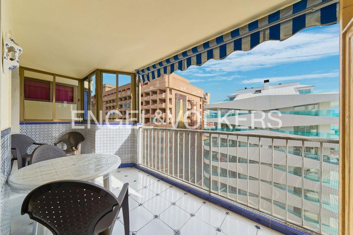 Venta de piso en Piso en Calle Martínez Catena, Zona Puerto Deportivo, Fuengirola, Fuengirola
photo 2