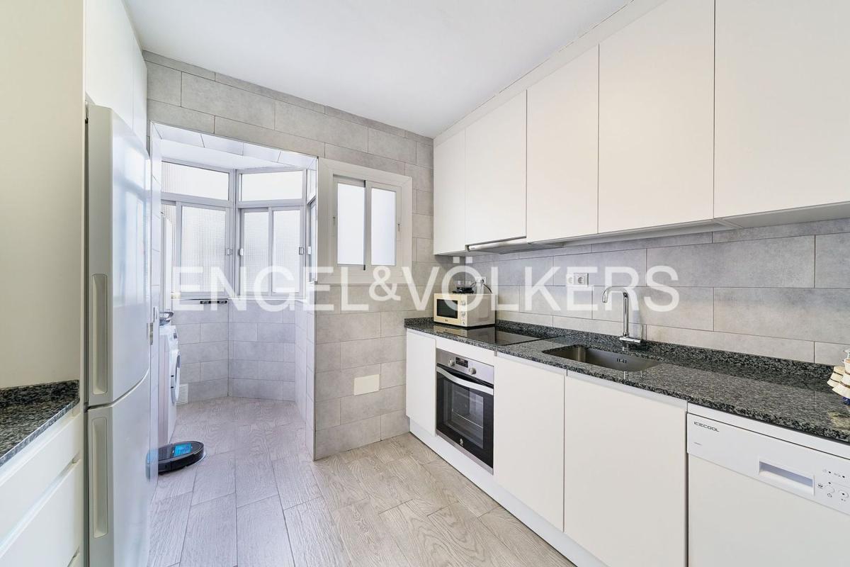 Venta de piso en Piso en Calle Martínez Catena, Zona Puerto Deportivo, Fuengirola, Fuengirola
photo 4