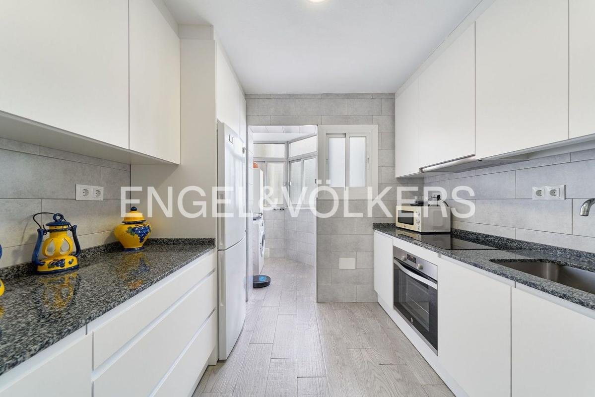 Venta de piso en Piso en Calle Martínez Catena, Zona Puerto Deportivo, Fuengirola, Fuengirola
photo 5