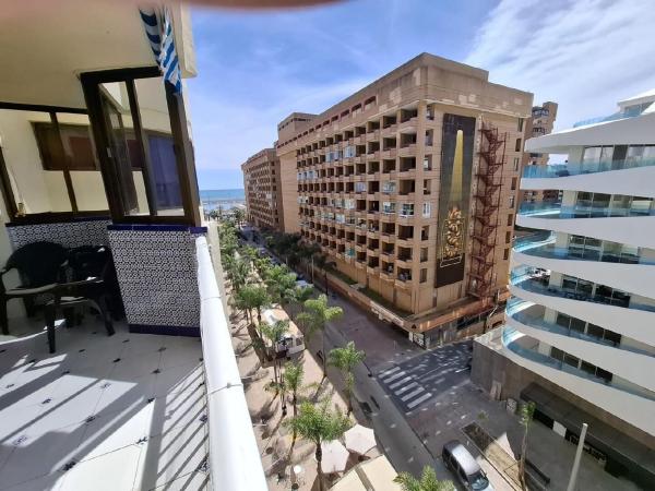 Venta de piso en Piso en Calle Martínez Catena, Zona Puerto Deportivo, Fuengirola, Fuengirola
photo 1
