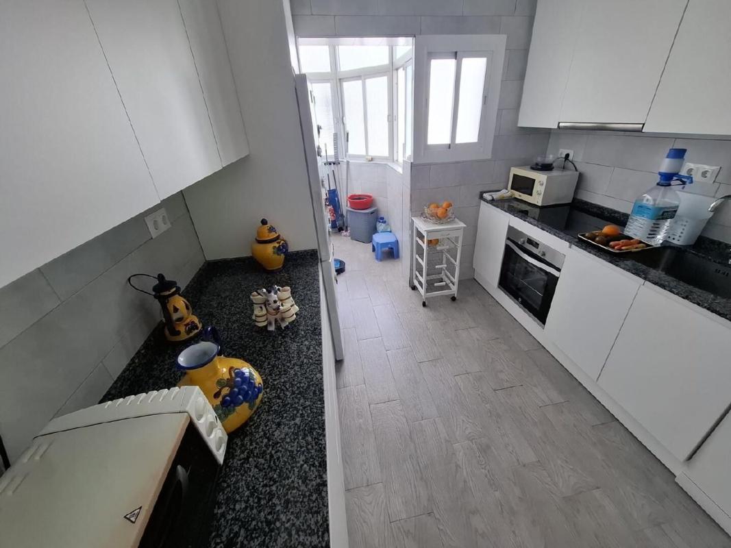 Продажа квартиры на Piso en Calle Martínez Catena, Zona Puerto Deportivo, Fuengirola, Фуэнхирола
 photo 4