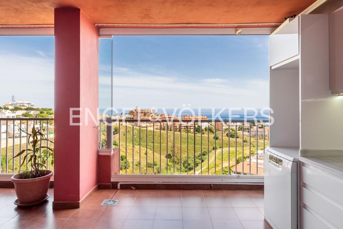 Venta de duplex en Dúplex en Calle Reina Victoria Eugenia, Los Pacos, Fuengirola, Fuengirola photo 2