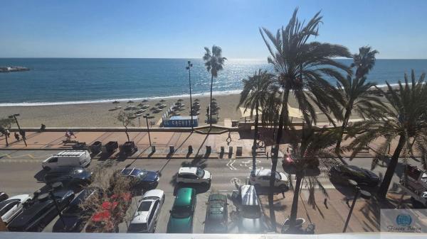 Sale of flat in Piso en Paseo Marítimo Rey de España, Zona Puerto Deportivo, Fuengirola, Fuengirola
 photo 1
