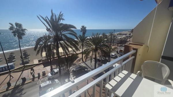 Sale of flat in Piso en Paseo Marítimo Rey de España, Zona Puerto Deportivo, Fuengirola, Fuengirola
 photo 3