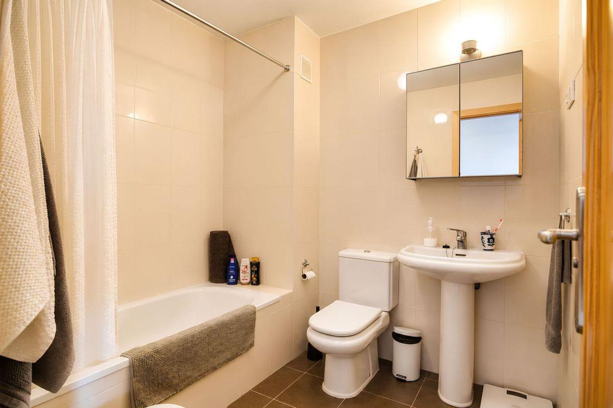 Sale of apartment in Piso en Calle Sierra Nevada, Las Gaviotas, Fuengirola, Fuengirola
photo 3