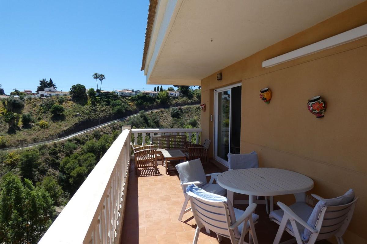 Продажа квартиры на Piso en Calle Sierra de Cazorla, 5, Las Gaviotas, Fuengirola, Фуэнхирола
photo 1