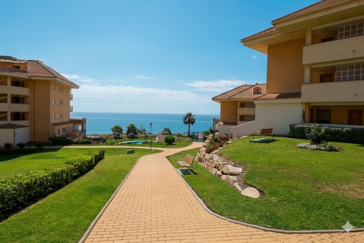 Продажа квартиры на Piso en Calle Sierra de Cazorla, 5, Las Gaviotas, Fuengirola, Фуэнхирола
photo 2