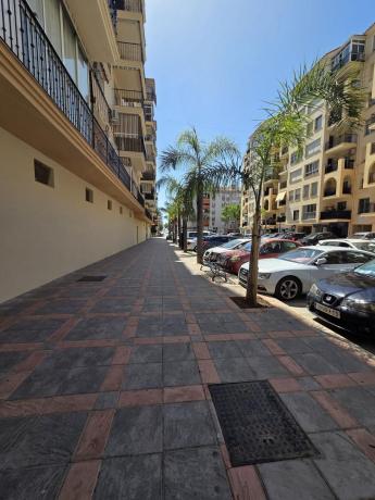Venta de piso en Piso en Calle Teresa Zabell, 4, Zona Puerto Deportivo, Fuengirola, Fuengirola
 photo 2