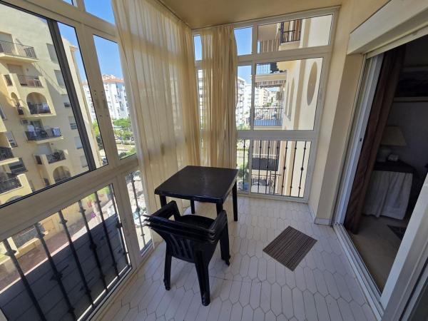 Venta de piso en Piso en Calle Teresa Zabell, 4, Zona Puerto Deportivo, Fuengirola, Fuengirola
 photo 4