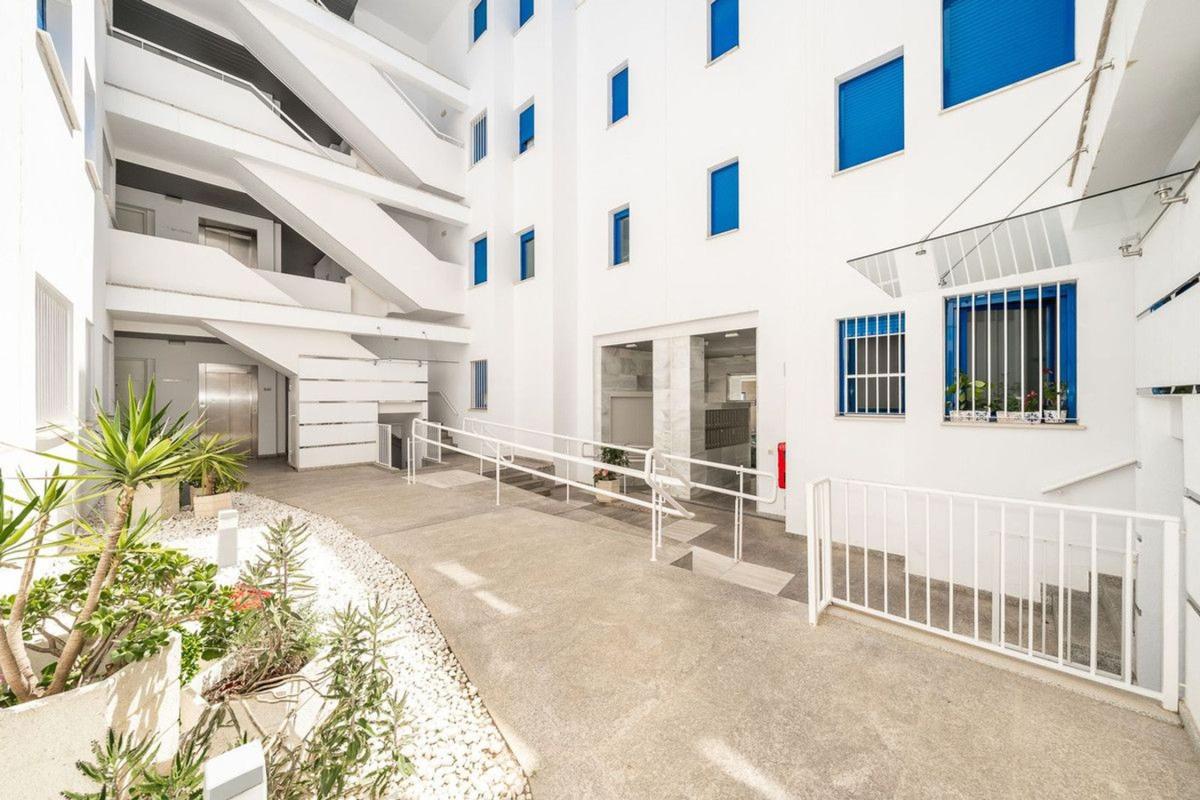 Продажа пентхауса на Ático en Avenida Nuestro Padre Jesús Cautivo, Los Boliches, Fuengirola, Фуэнхирола photo 1