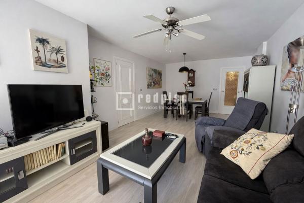 Sprzedaż mieszkania w Piso en Calle Martínez Catena, 7, Zona Puerto Deportivo, Fuengirola, Fuengirola
 photo 1