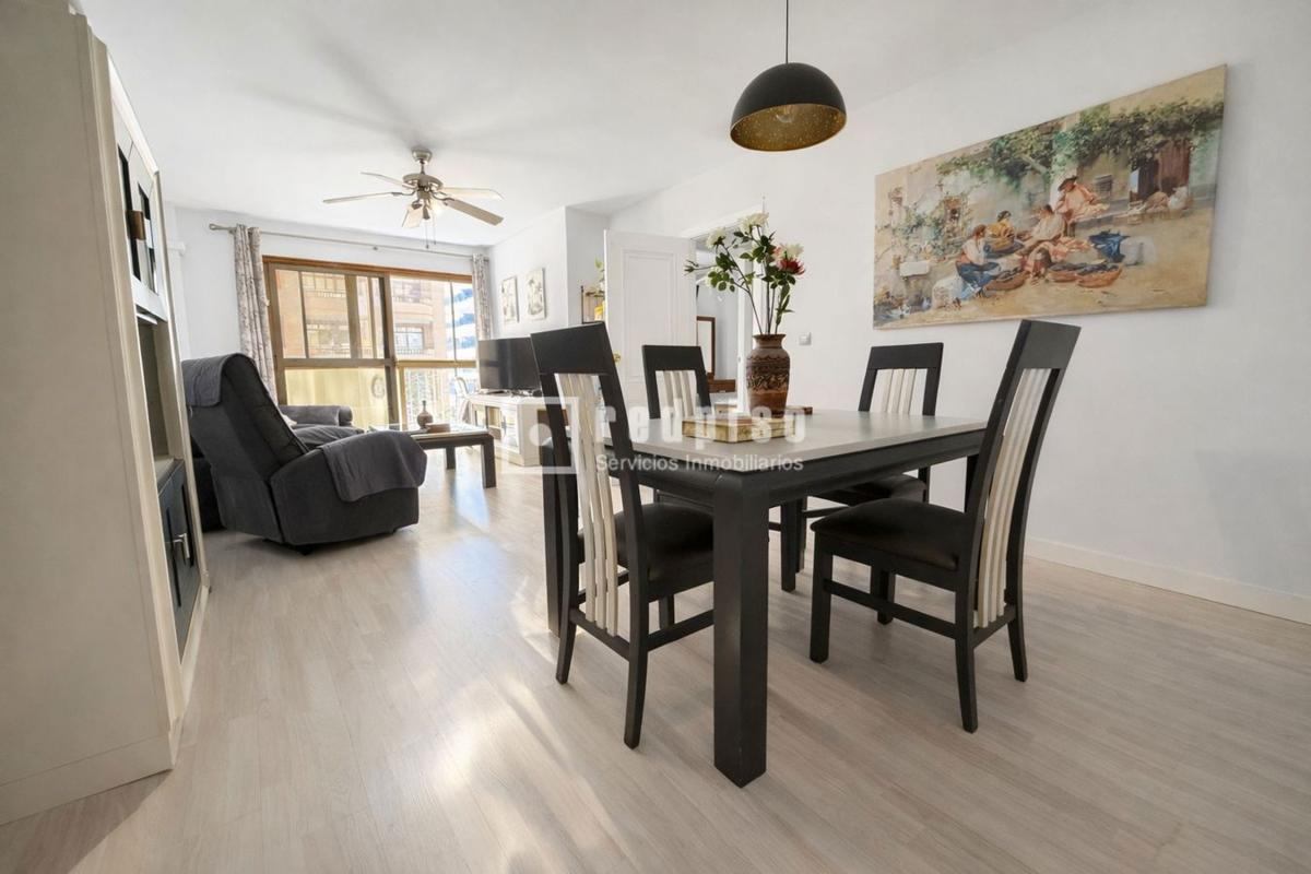 Продажа квартиры на Piso en Calle Martínez Catena, 7, Zona Puerto Deportivo, Fuengirola, Фуэнхирола
 photo 3