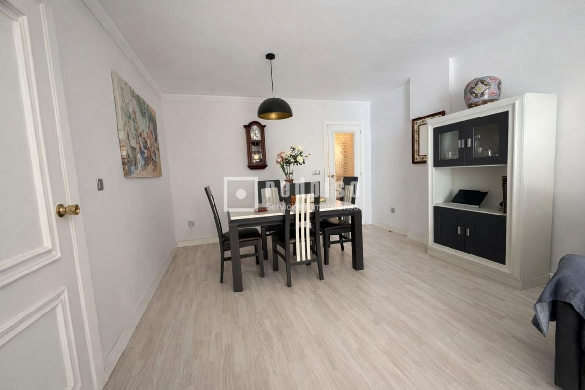 Продажа квартиры на Piso en Calle Martínez Catena, 7, Zona Puerto Deportivo, Fuengirola, Фуэнхирола
 photo 4