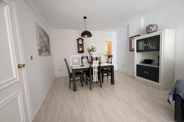 Sprzedaż mieszkania w Piso en Calle Martínez Catena, 7, Zona Puerto Deportivo, Fuengirola, Fuengirola
 photo 4