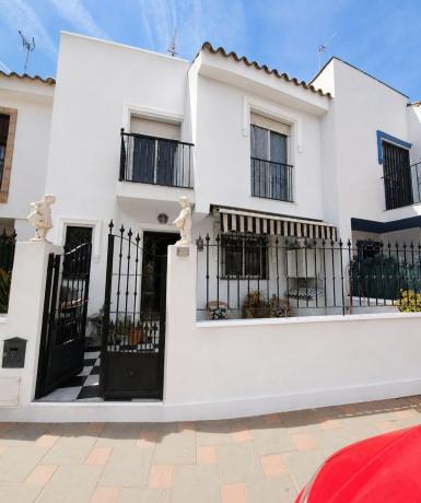 Chalet adosado en Calle Monaguillo, Los Boliches, Fuengirola photo 1