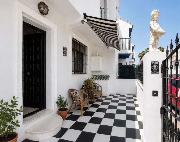 Chalet adosado en Calle Monaguillo, Los Boliches, Fuengirola thumbnail 1