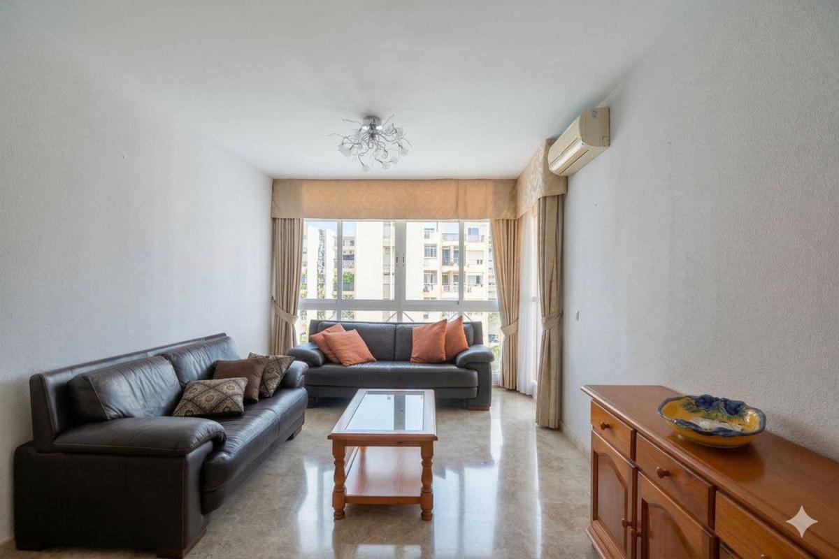 Sale of apartment in Piso en Calle Francisco Claros Curro, Los Boliches, Fuengirola, Fuengirola
photo 4