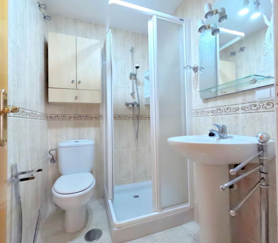 Продажа квартиры на Piso en Calle Francisco Claros Curro, Los Boliches, Fuengirola, Фуэнхирола
 photo 5
