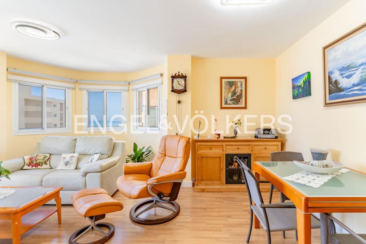 Продажа квартиры на Piso en Avenida Carvajal, Las Gaviotas, Fuengirola, Фуэнхирола
 photo 5
