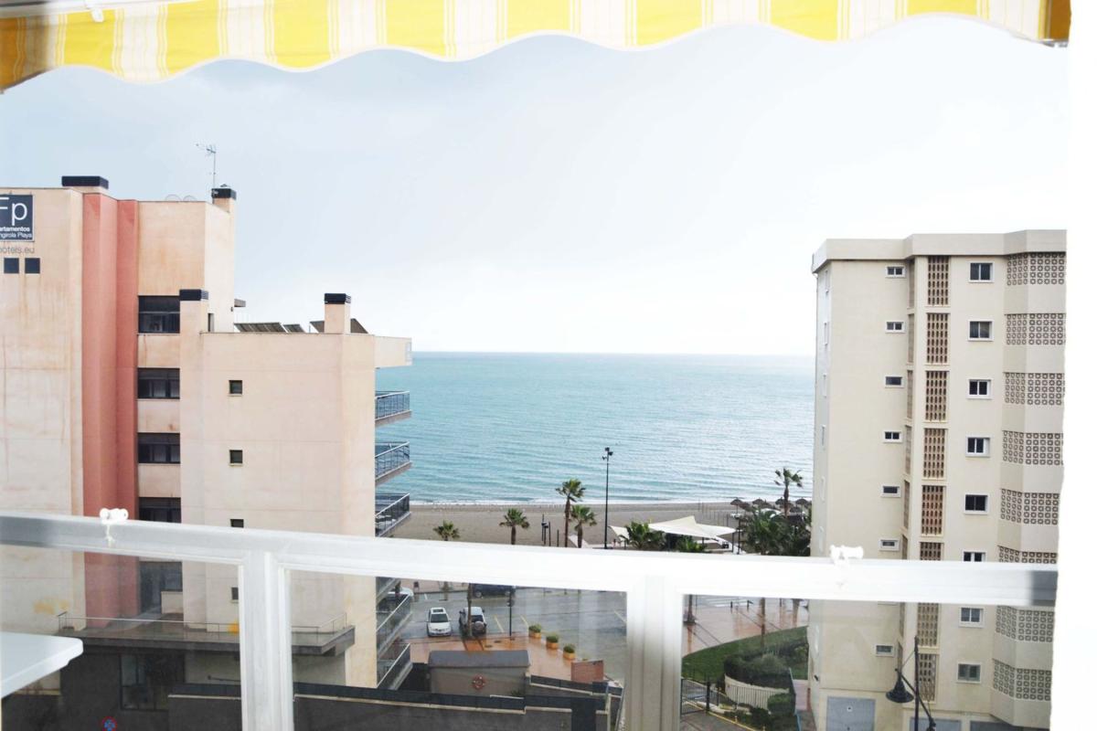 Venta de piso en Piso en Avenida Carvajal, Las Gaviotas, Fuengirola, Fuengirola
photo 1
