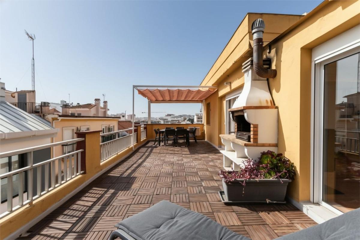 Продажа пентхауса на Ático en Calle Antonio Sedeño Cantos, Zona Puerto Deportivo, Fuengirola, Фуэнхирола photo 1