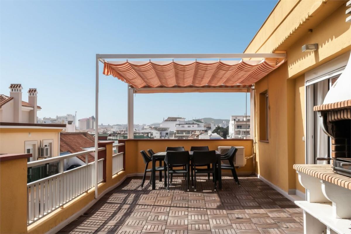 Продажа пентхауса на Ático en Calle Antonio Sedeño Cantos, Zona Puerto Deportivo, Fuengirola, Фуэнхирола photo 2