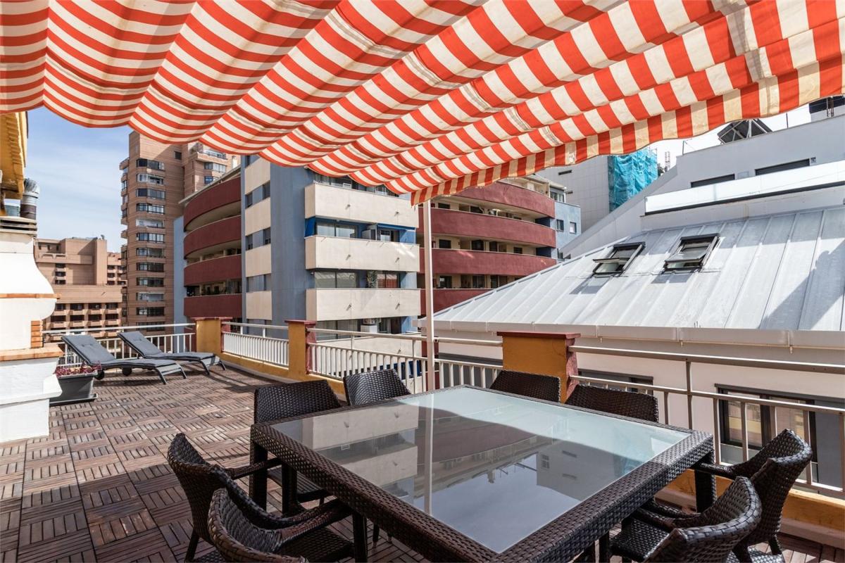 Продажа пентхауса на Ático en Calle Antonio Sedeño Cantos, Zona Puerto Deportivo, Fuengirola, Фуэнхирола photo 4