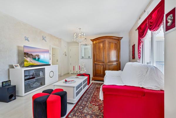 Аттик на продажу в  Ático en Calle Nueva, Zona Puerto Deportivo, Fuengirola, Фуэнхирола photo 4