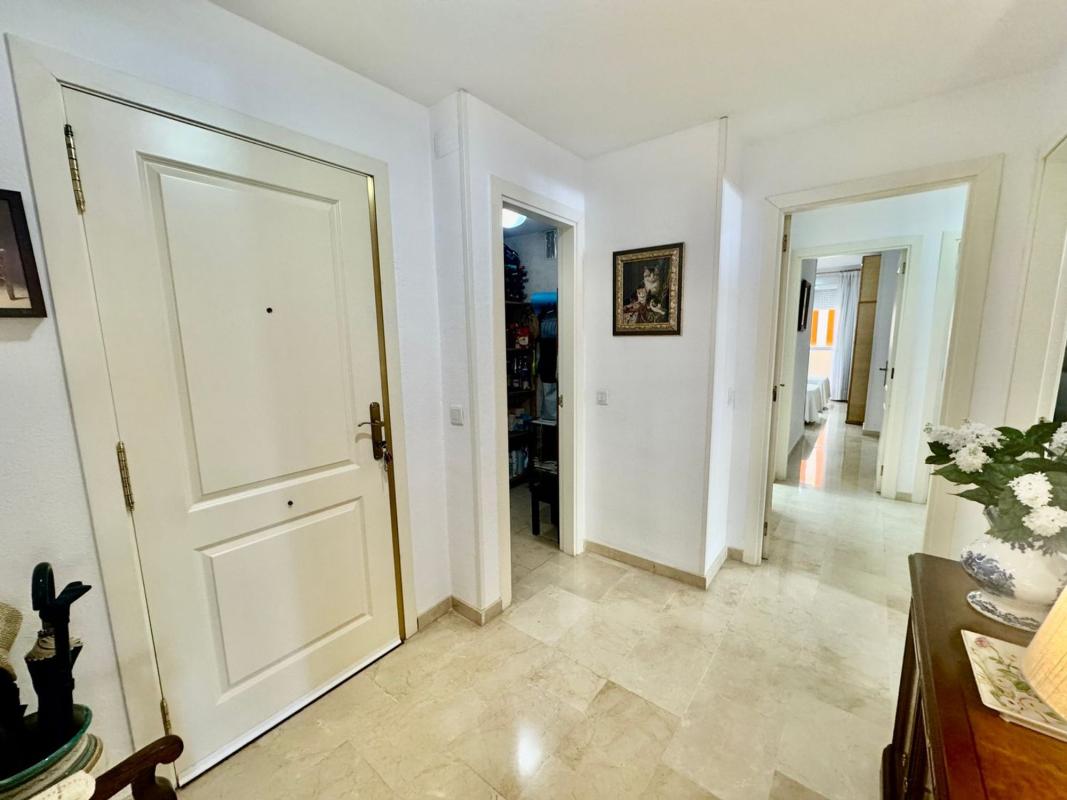 Продажа квартиры на Piso en Calle Romería del Rocío s/n, Centro Ciudad, Fuengirola, Фуэнхирола
photo 2