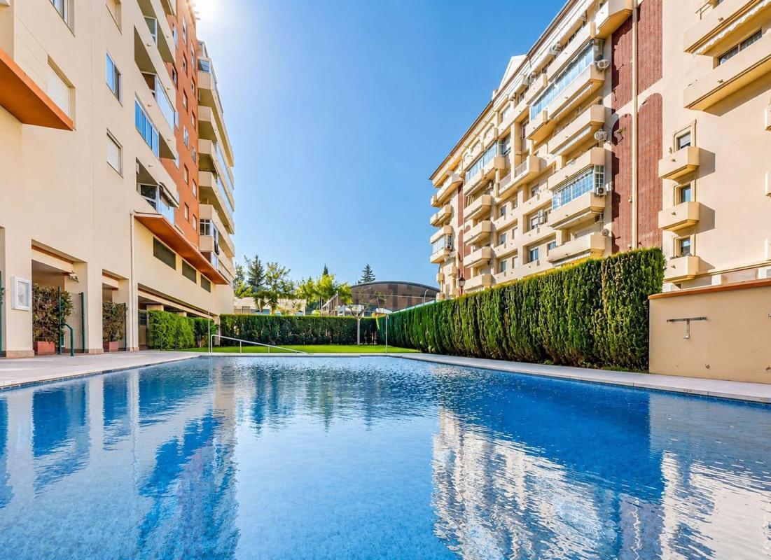 Продажа квартиры на Piso en Calle Romería del Rocío, Centro Ciudad, Fuengirola, Фуэнхирола
photo 1