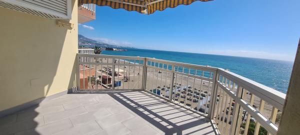Sprzedaż mieszkania w Piso en Paseo Marítimo Rey de España, Zona Puerto Deportivo, Fuengirola, Fuengirola
 photo 1
