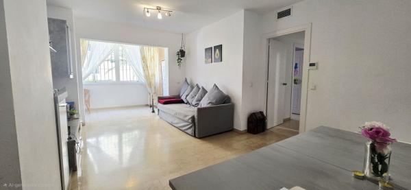 Sale of flat in Piso en Avenida Miramar, Zona Sohail, Fuengirola, Fuengirola
thumbnail 2
