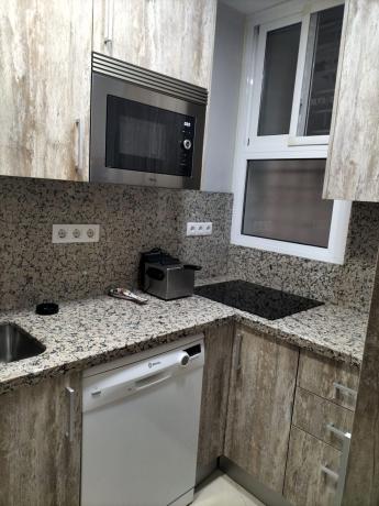 Venta de piso en Piso en Paseo Marítimo Rey de España, 9, Zona Puerto Deportivo, Fuengirola, Fuengirola
 photo 4