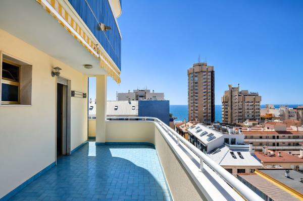 Аттик на продажу в Ático en Jacinto Benavente, 10, Zona Puerto Deportivo, Fuengirola, Фуэнхирола photo 1