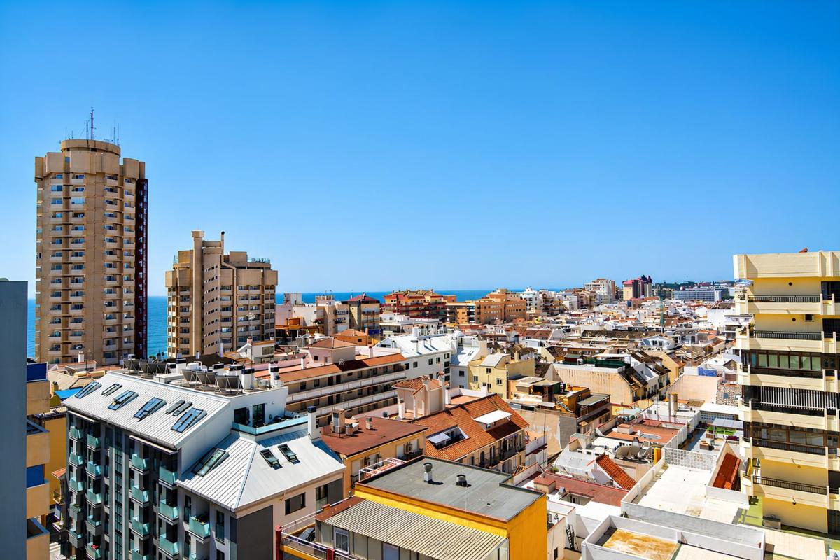 Penthouse sale in  Ático en Jacinto Benavente, 10, Zona Puerto Deportivo, Fuengirola, Fuengirola photo 5