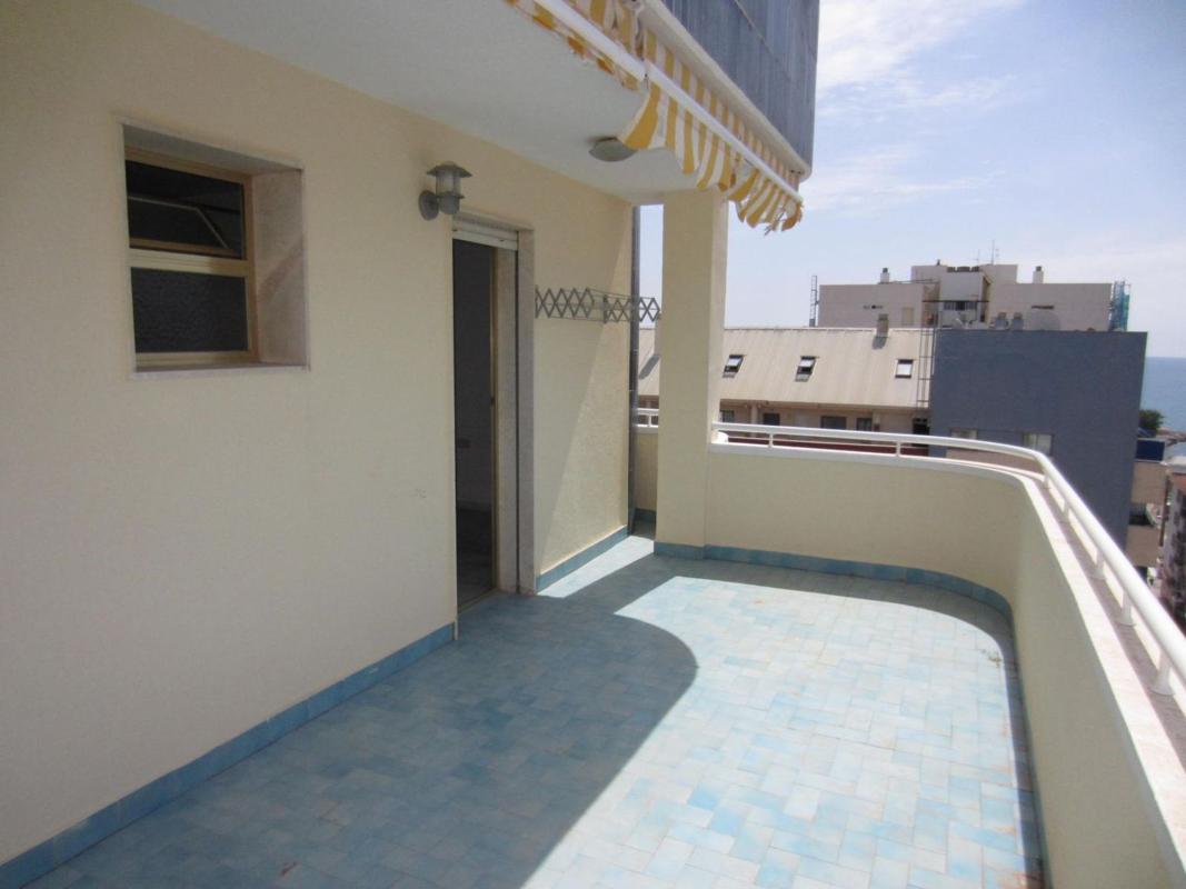 Sale of apartment in Piso en Calle Jacinto Benavente, Zona Puerto Deportivo, Fuengirola, Fuengirola
photo 2