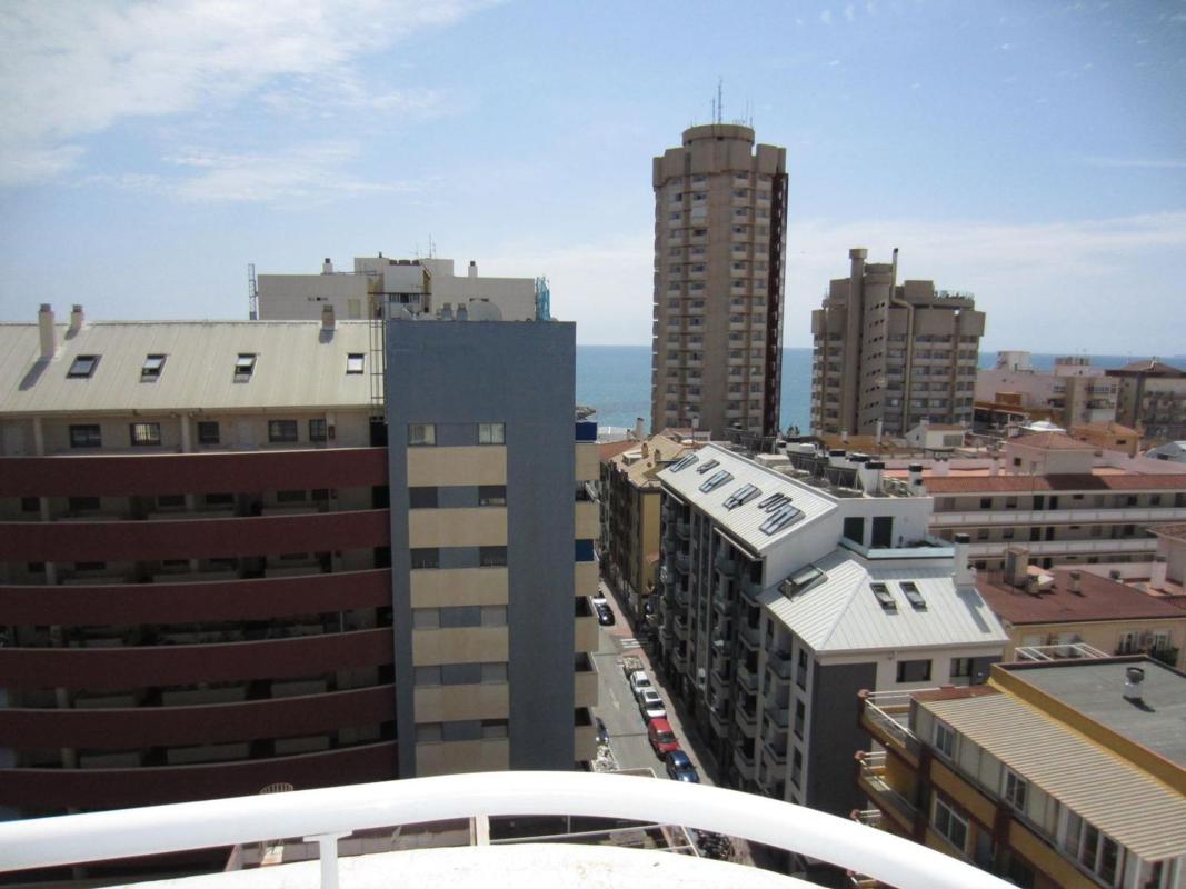 Sale of apartment in Piso en Calle Jacinto Benavente, Zona Puerto Deportivo, Fuengirola, Fuengirola
photo 3