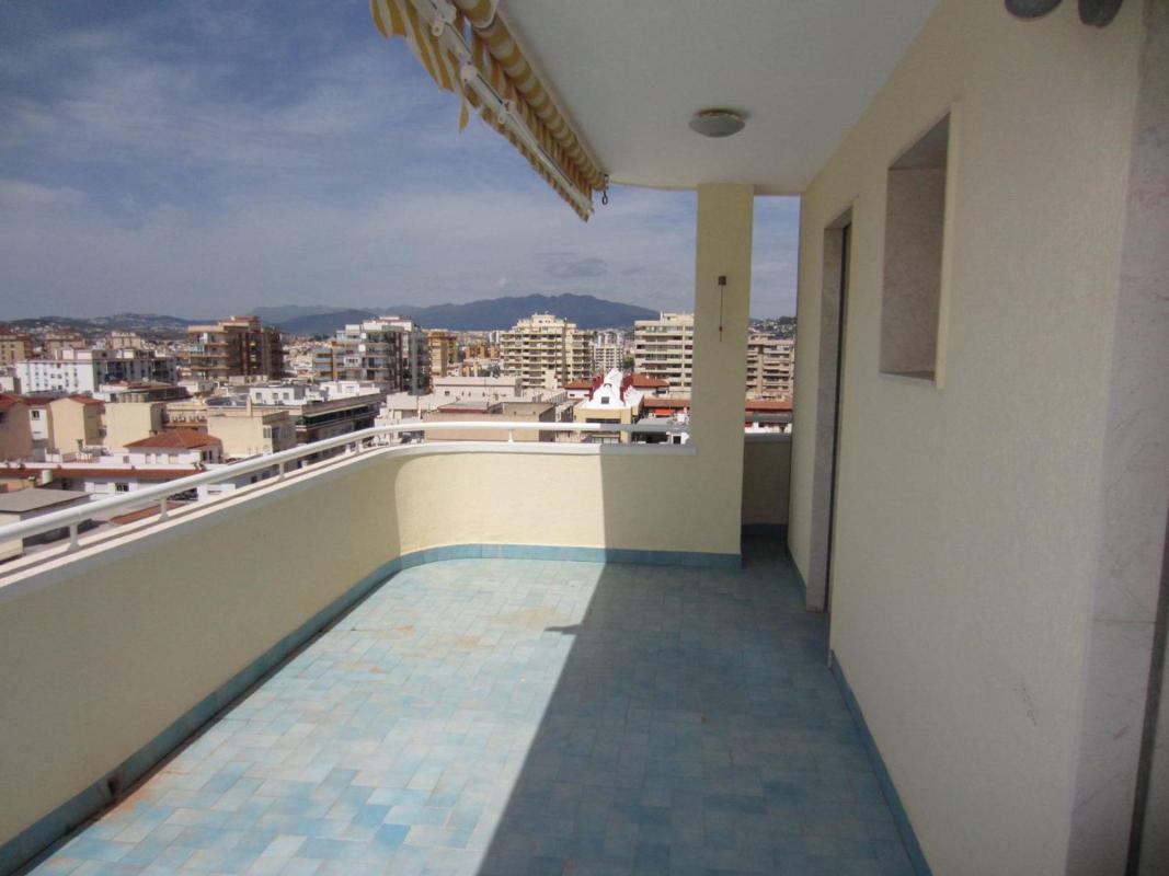 Sale of apartment in Piso en Calle Jacinto Benavente, Zona Puerto Deportivo, Fuengirola, Fuengirola
photo 4
